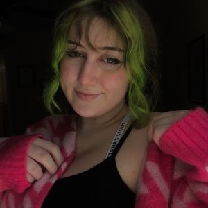 Meet your Posher, Claire